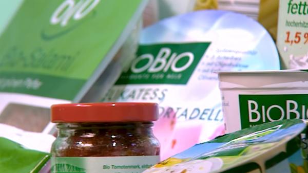 Bild 1 von 4: Die fetten Jahre sind vorbei. Bio ist das neue Zauberwort und wird am Ende der Dekade zum Markenzeichen urbanen Lifestyles. Ohnehin hat das gesunde und gepflegte Speisen Konjunktur.