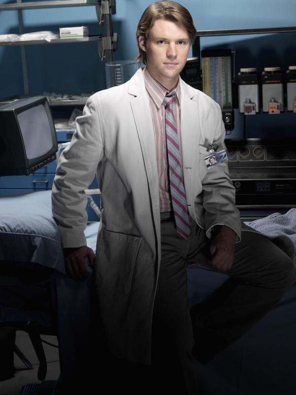 Bild 1 von 17: (4. Staffel) - Dr. Robert Chase (Jesse Spencer) ist Spezialist für Intensivmedizin. Oft schlägt er eher unkonventionelle Behandlungsmethoden vor.