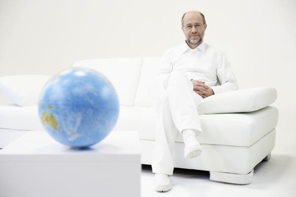 Bild 1 von 2: Sci Fi setzt die Zusammenarbeit mit Astrophysiker Professor Harald Lesch fort. Das neue, interaktive Format \