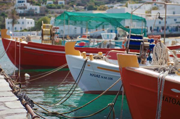 Bild 1 von 7: Boote im Hafen von Mykonos-Stadt
