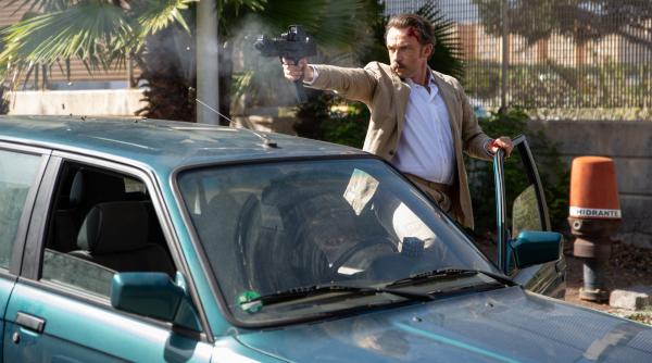 Bild 1 von 17: Zajak (Lucas Gregorowicz) greift in den Kampf ein.