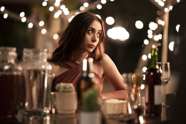 Bild 1 von 3: Sarah (Cristin Milioti)