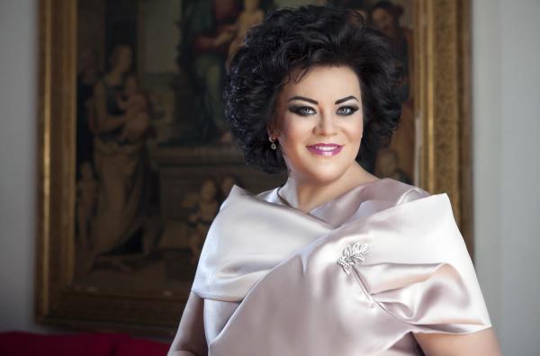 Bild 1 von 4: Altistin Violeta Urmana unterstützt die Wiener Philharmoniker unter Leitung des Dirigenten Andris Nelsons bei der Aufführung von Gustav Mahlers 3. Symphonie.