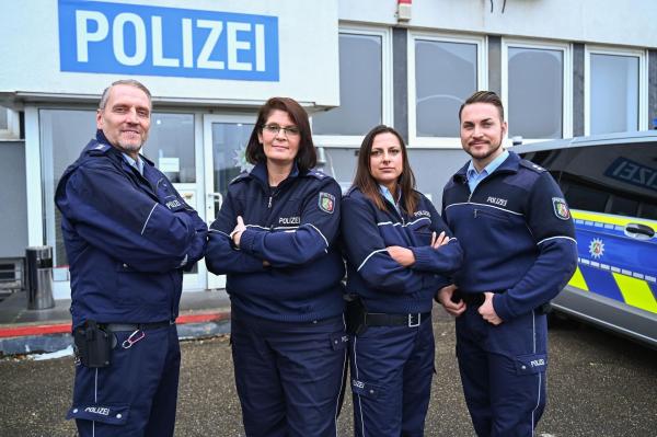 Bild 1 von 12: (v.l.n.r.) Martin Fuchs; Ilka Fischer; Clara Ortega; Jonas Schmidt