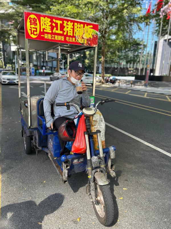 Bild 1 von 14: Streetfood-Verkäufer Fang Jintao wird in wenigen Tagen seinen Job wechseln.