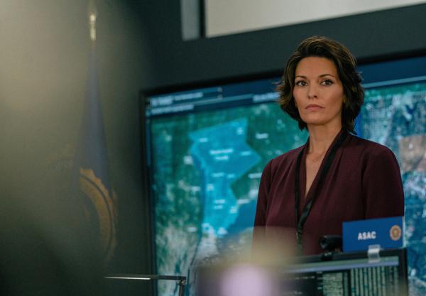 Bild 1 von 12: Isobel Castille (Alana De La Garza)