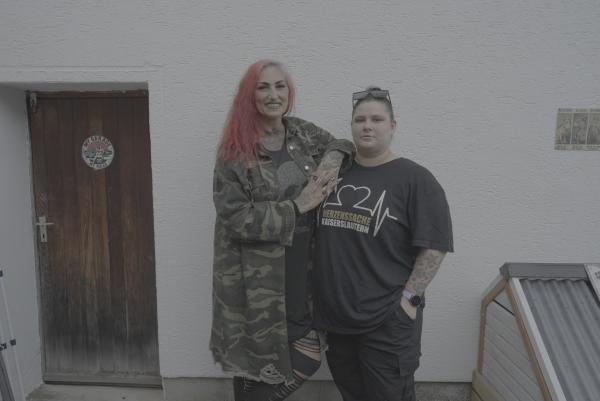 Bild 1 von 3: Anke (l.) und Michelle Henkel (r.): Mutter und Tochter setzen sich für Obdachlose in Kaiserslautern ein.