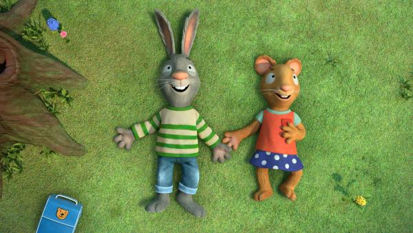 Bild 1 von 2: Eigentlich hatte Posy schlechte Laune, aber dank Pip sieht die Welt schon wieder viel besser aus.