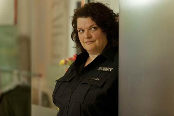 Bild 1 von 23: Hat ein Problem mit Josh: Security-Frau Svenja (Sabine Orléans) ...