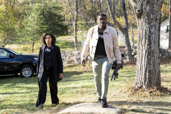 Bild 1 von 9: Sheryll Barnes (Roxy Sternberg, l.); Ray Cannon (Edwin Hodge, r.)