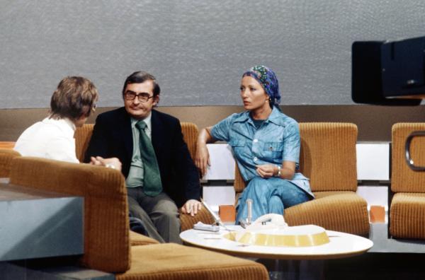 Bild 1 von 3: Das Künstlerpaar Stéphane Audran (re.) und Claude Chabrol (Mi.) gehört zu den produktivsten Paaren der Filmgeschichte.