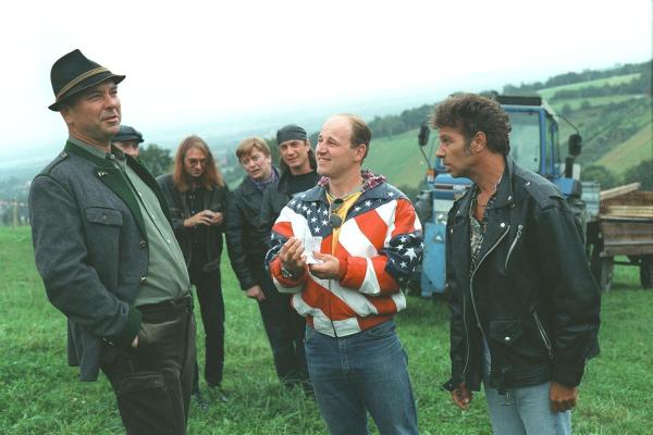 Bild 1 von 8: Im Bild (v.li.): Erhard Pauer, Lothar Scherpe, Peter Herrmann, Lenny Dickson, Harald Sicheritz, Roland Düringer, Adi Hirschal.