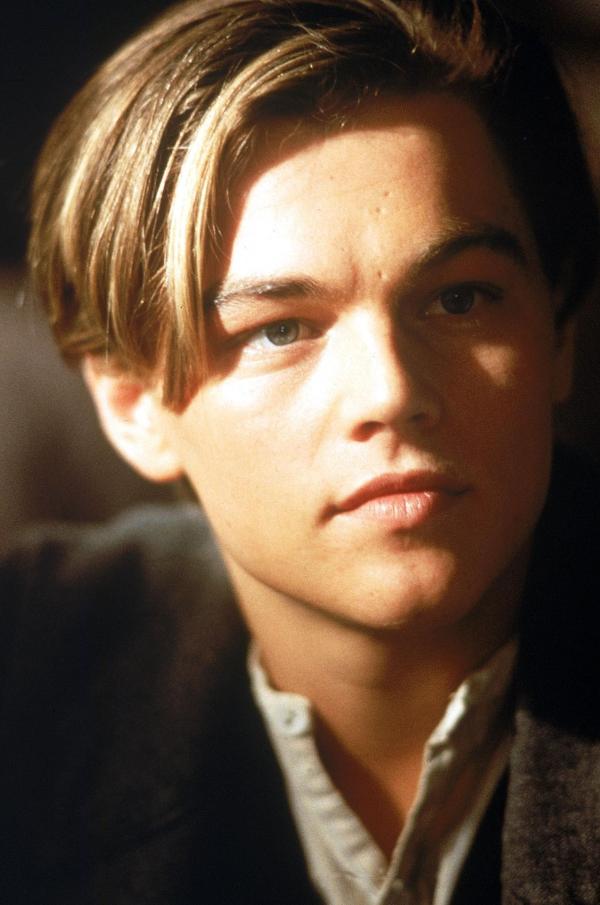 Bild 1 von 17: Einem glücklichen Händchen beim Pokerspiel verdankt der Maler Jack (Leonardo DiCaprio) seine Fahrkarte für die Titanic und damit zu einem, so hofft er, ganz neuem Leben ...