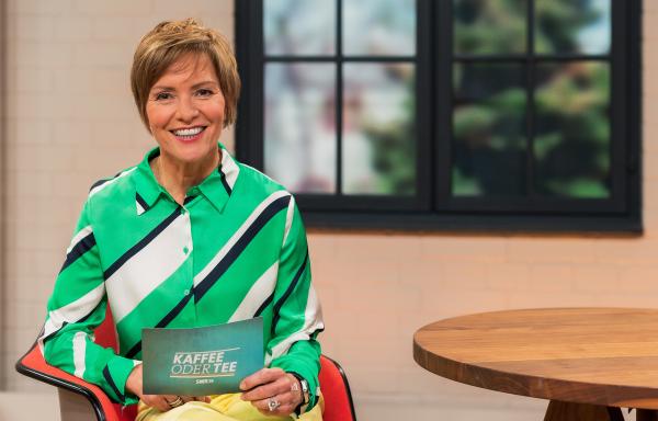 Bild 1 von 2: Das tägliche Servicemagazin des SWR Fernsehens bietet Wissenswertes aller Sparten.  Moderatorin Evelin König präsentiert Gesundheitstipps, Rezepte, Ratschläge, Freizeitanregungen und Unterhaltung.