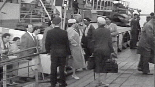 Bild 1 von 13: Im Bild: Touristen in Wien, Praterkai.