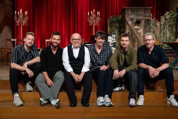 Bild 1 von 1: Jürgen Kirner (Mitte) und die Gesangskapelle Hermann.