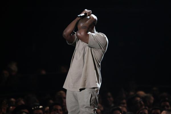 Bild 1 von 3: Rapper Kanye West bei den MTV Video Music Awards 2015 in Los Angeles