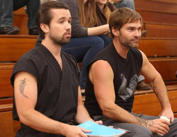 Bild 1 von 7: Mac (Rob McElhenney, l.); Country Mac (Seann William Scott)