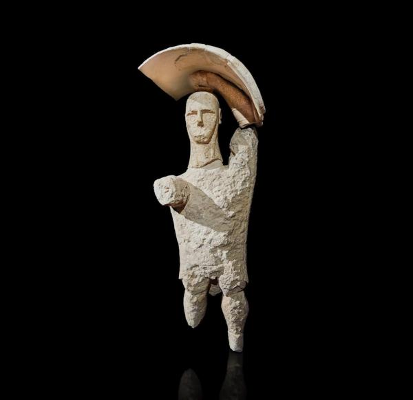 Bild 1 von 1: Im Bild: Kriegerstatue aus Sardinien. Möglicherweise das Vorbild für die riesenhaften Laistrygonen aus der Odyssee.