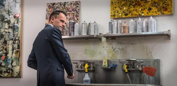 Bild 1 von 12: Sherlock (Jonny Lee Miller) unterstützt Joan bei der Suche nach einer Frau, die seit fünf Jahren als vermisst gilt ...