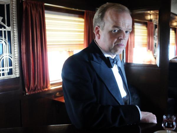 Bild 1 von 20: Im Bild: Toby Jones (Samuel Ratchett).