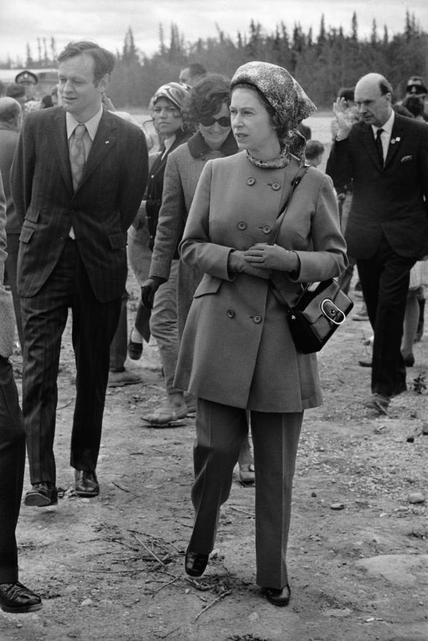Bild 1 von 9: Im Bild: Queen Elizabeth II., Kanada, Juli 1970.