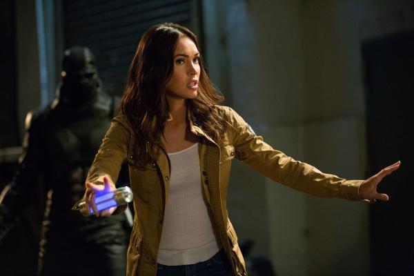 Bild 1 von 6: Megan Fox as April O'Neil in Teenage Mutant Ninja Turtles: Out of the Shadows from Paramount Pictures, Nickelodeon Movies and Platinum Dunes
