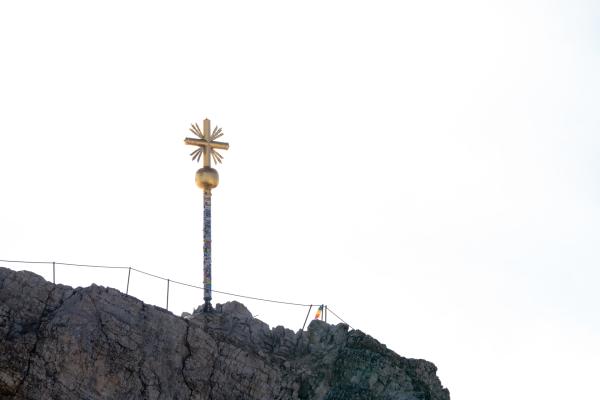 Bild 1 von 22: Der Gipfel der Zugspitze im Einsatzgebiet der Bergwacht Grainau.