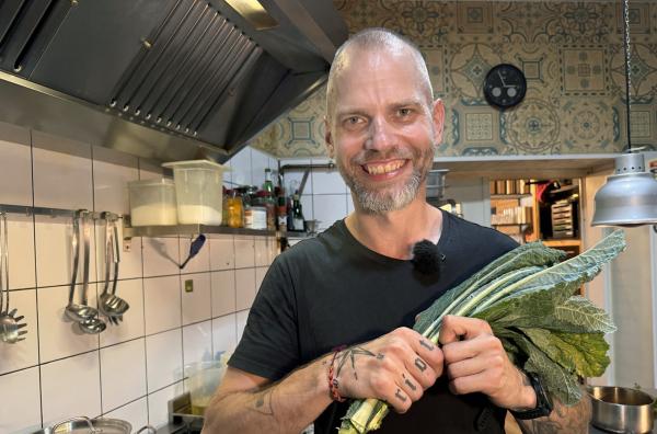 Bild 1 von 1: Dirk Schritt kündigte seinen sicheren Job an der Frankfurter Börse, machte seine vegane Leidenschaft zum Beruf und eröffnete in Geisenheim sein veganes Restaurant \