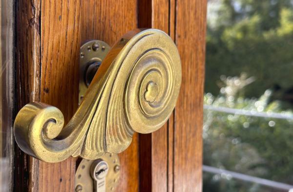 Bild 1 von 7: Mathildenhöhe: Türklinke im Jugendstil.