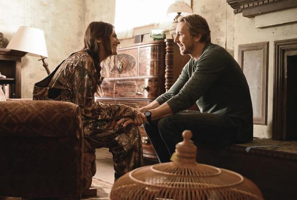 Bild 1 von 8: Rio (Lake Bell, l.); Mike (Dax Shepard, r.)