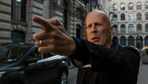Bild 1 von 6: Bruce Willis stars as Paul Kersey in DEATH WISH, a Metro-Goldwyn-Mayer Pictures film.