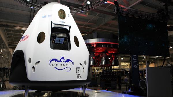 Bild 1 von 5: Sehen so die Fernverkehrsmittel von Morgen aus? Solche Raumkapseln sollen zukünftig nicht nur Astronauten, sondern auch Touristen ins All schicken.