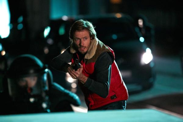 Bild 1 von 19: Ein gnadenloser Wettlauf mit der Zeit beginnt für Henning (Andreas Pietschmann), um \