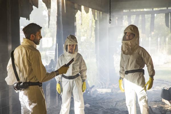 Bild 1 von 10: (v.l.n.r.) Sebastian Lund (Rob Kerkovich); FBI Special Agent Tammy Gregorio (Vanessa Ferlito); Special Agent Christopher LaSalle (Lucas Black)