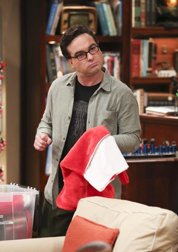 Bild 1 von 19: Wie wird Leonard (Johnny Galecki) auf das große Wiedersehen der Nerd-Gang nach den Weihnachtsfeiertagen reagieren?