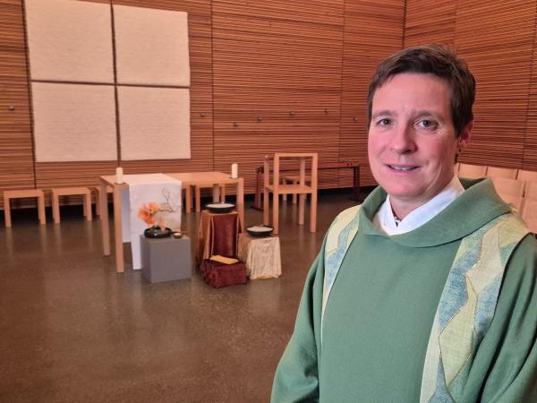 Bild 1 von 2: Alexandra Caspari, Pfarrerin der altkatholischen Gemeinde in Augsburg.