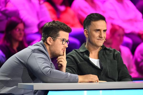 Bild 1 von 10: Chris Tall (l.); Özcan Cosar (r.)