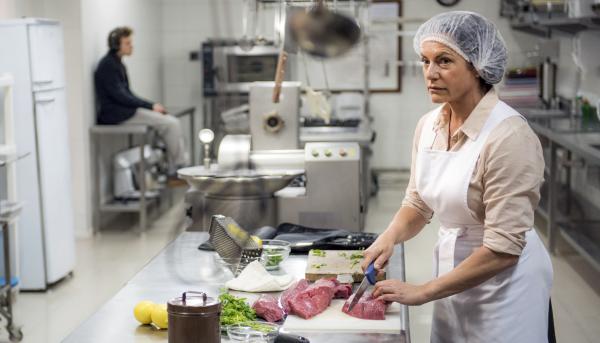 Bild 1 von 10: Die Wurstküche ist ihr Revier: Metzgermeisterin Maria (Christine Neubauer).