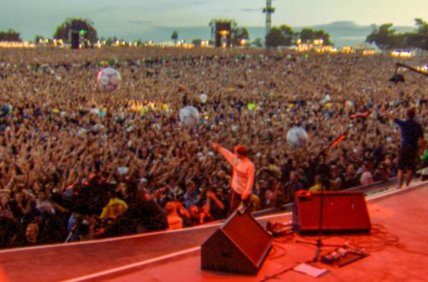 Oasis: Supersonic