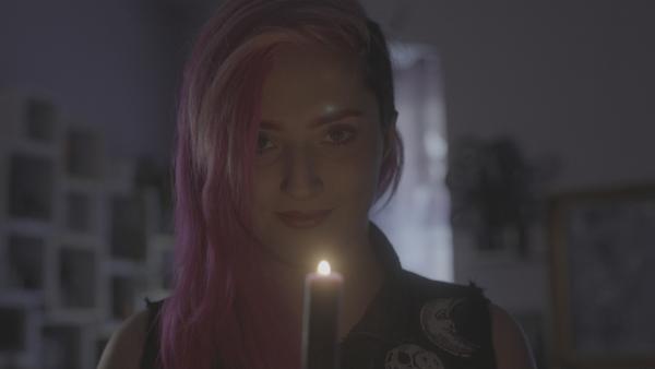 Bild 1 von 7: Die Berlinerin Shisha Rainbow bezeichnet sich selbst als \