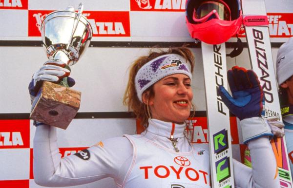 Bild 1 von 3: Im Bild: Sonja (Karin Thaler) fährt von Erfolg zu Erfolg.