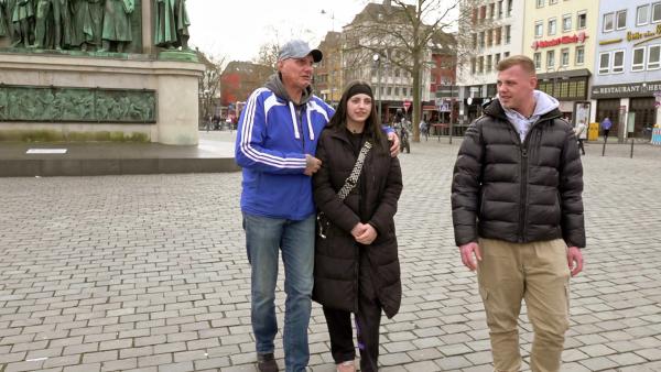Bild 1 von 3: Kölle Calling: Elvis und seine Kinder Antonia und Martin sind in der Domstadt unterwegs und haben jede Menge Spaß!
