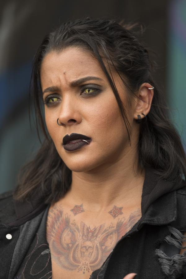Bild 1 von 15: Die Spur führt die BAU schließlich zu einer Body-Modification-Künstlerin (Doris Morgado). Sie betäubte ihre Opfer mit Schlangengift, bevor sie sie entführte. Doch waren die bisherigen Opfer nur Übung für ihr eigentliches Opfer?