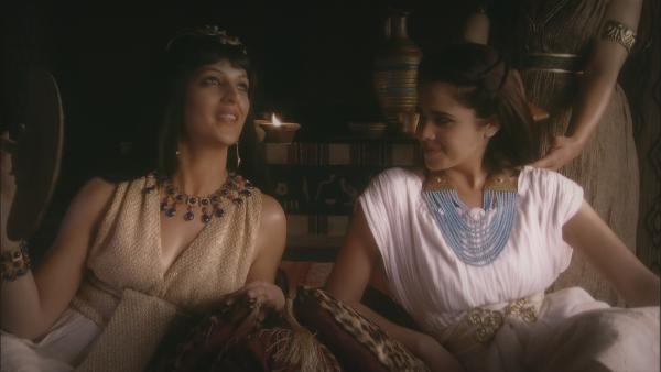 Bild 1 von 6: Unter den Haremsfrauen kommt es zu Rivalitäten. Wessen Sohn folgt Ramses III. auf den Thron?