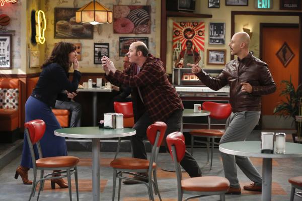 Bild 1 von 9: (v.l.n.r.) Randy (Katey Sagal); Tush (David Koechner); Fawz (Maz Jobrani)