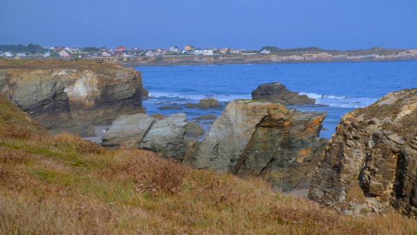 Bild 1 von 2: Die Gezeiten an der Atlantikküste Spaniens sind massiv. Bei Flut steigt das Wasser schnell auf fünf Meter.