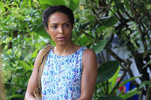 Bild 1 von 6: Die engagierte Esther Monroe (Kemi-Bo Jacobs) wirkte kurz vor ihrem Verschwinden äußerst nervös und unsicher. Sie ahnt nicht, dass sie bald einen gewaltsamen Tod stirbt.