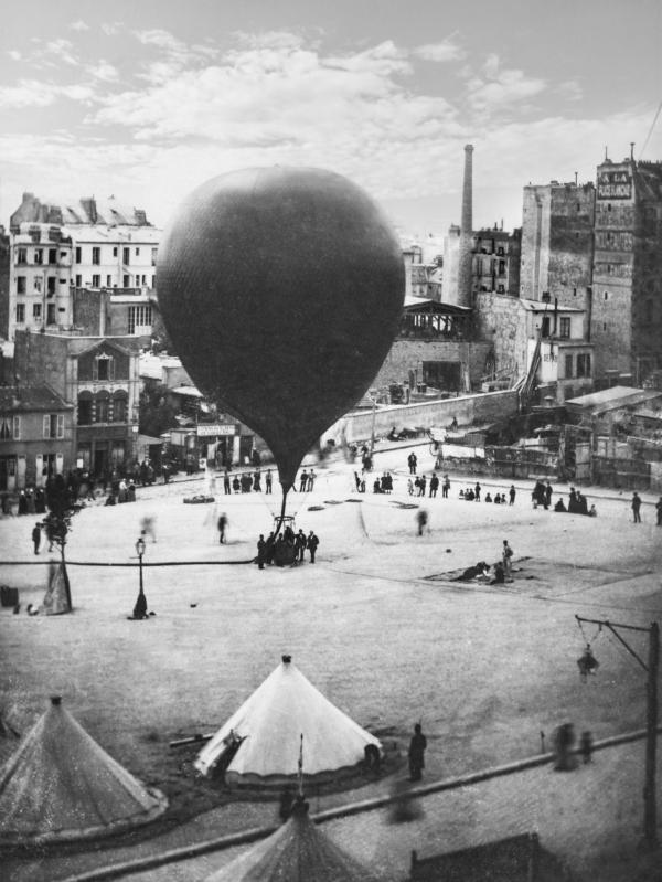 Bild 1 von 1: Aufstieg des Heißluftballons \
