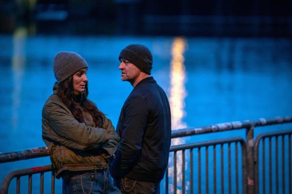 Bild 1 von 8: Mavi (Aybi Era, l.) und Robert (Jürgen Vogel, r.) stehen vor einem harten Fall, der sie beide an die Grenzen des Erlaubten bringt.